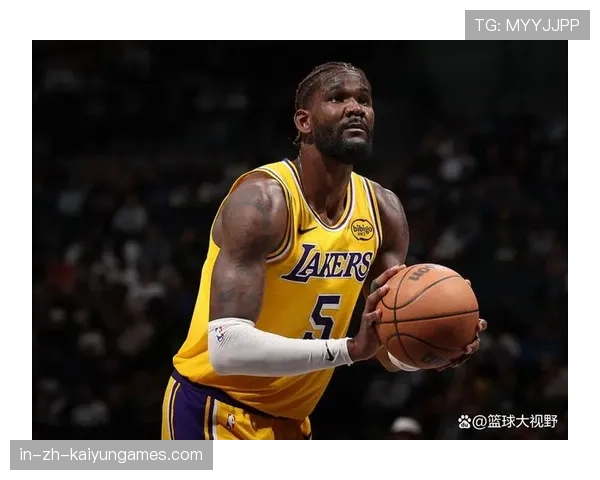 史密斯全场0罚球砍下25分,湖人队史达此数据最年轻球员,湖人送走的年轻球员 史密斯全场0罚球砍下25分,湖人队史达此数据最年轻球员,湖人送走的年轻球员